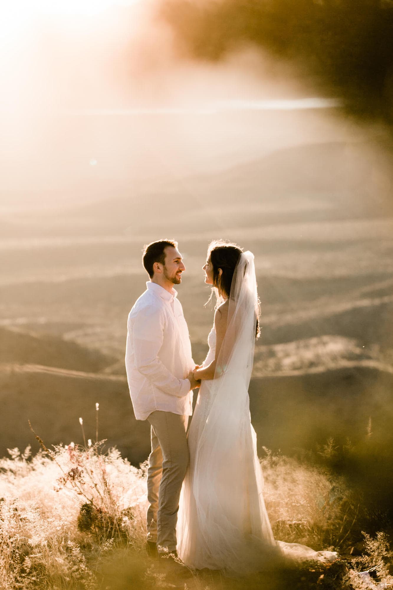 There are tons of gorgeous places to elope in the desert, but this gorgeous overlook is special. If you're looking for an off-the-beaten-path for your elopement, this inspiration is for you.