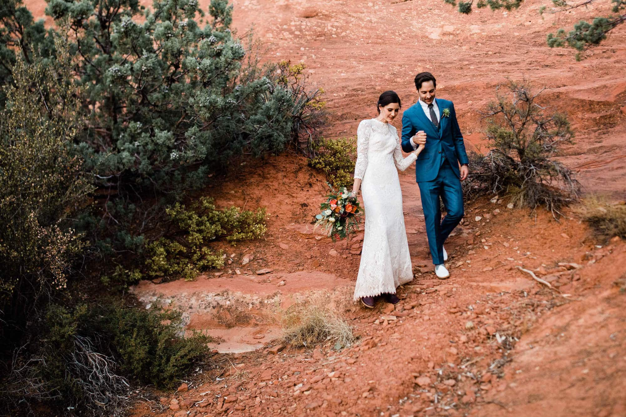 This Sedona adventure elopement was epic! Katy and Clay had the ultimate elopement day adventure jeeping to their wedding spot and dancing the night away!