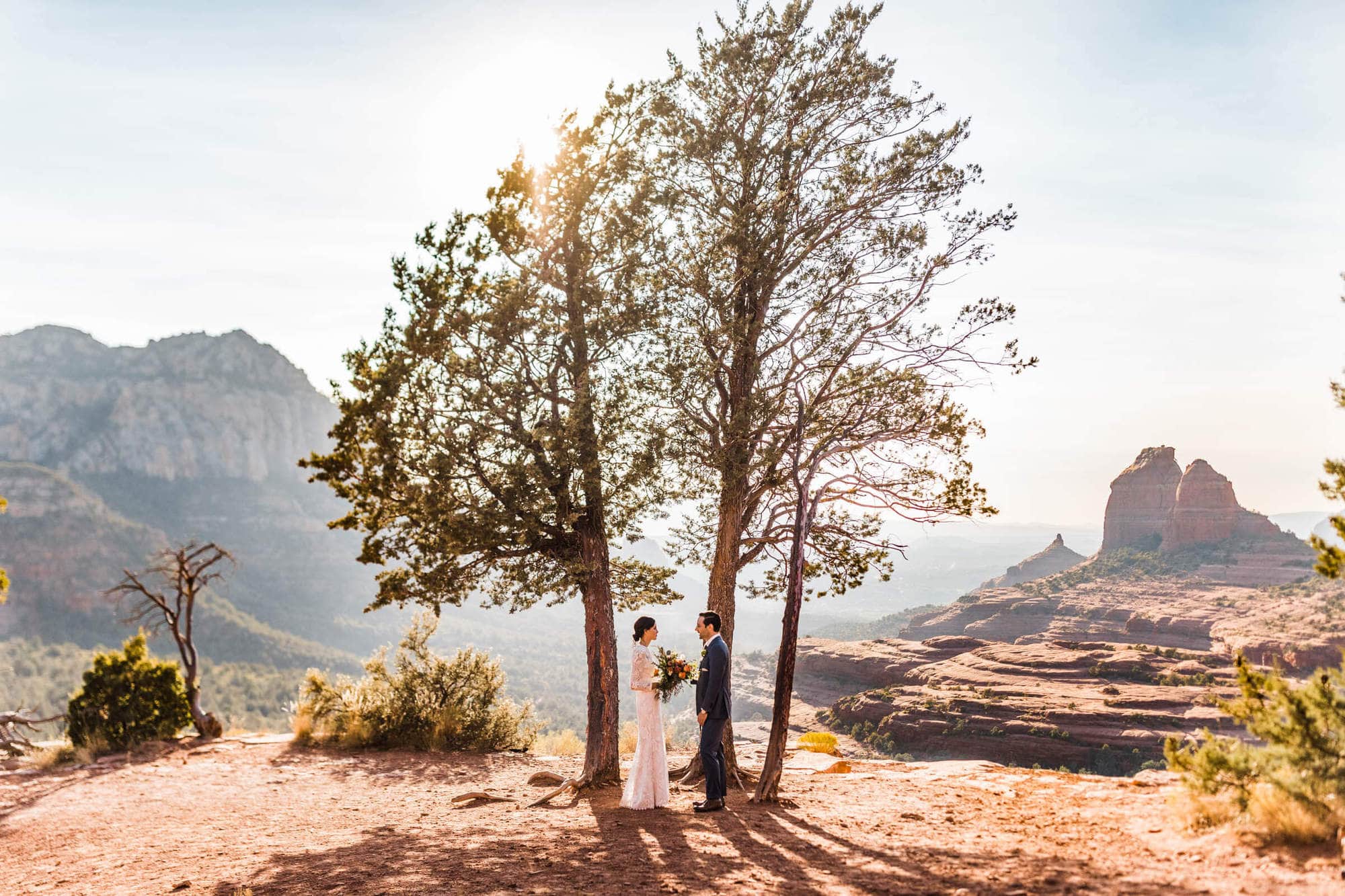 This Sedona adventure elopement was epic! Katy and Clay had the ultimate elopement day adventure jeeping to their wedding spot and dancing the night away!