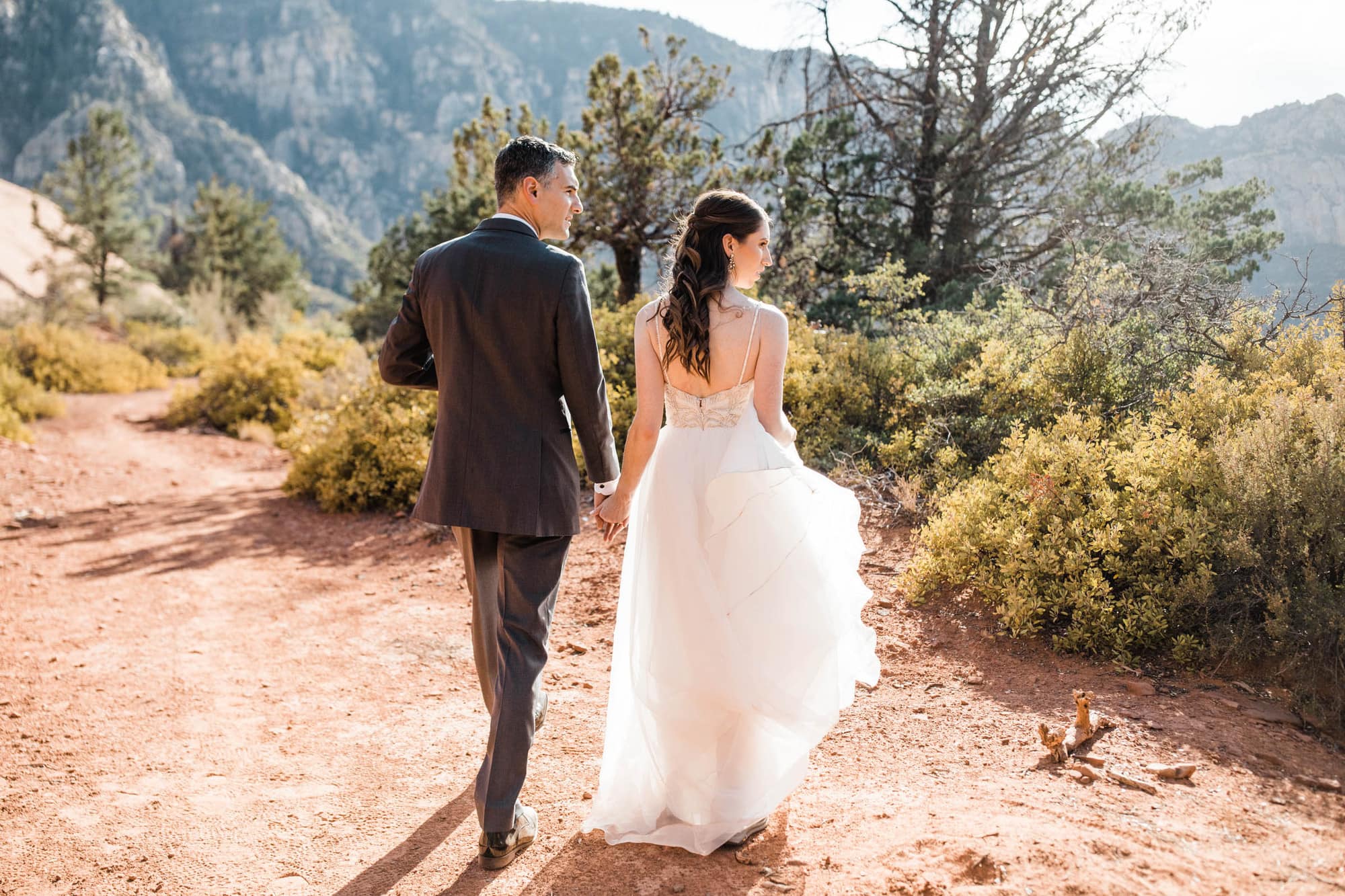 If you want to elope in Sedona, this Sedona elopement planning guide is for you. I share all the info you need to plan an epic day.