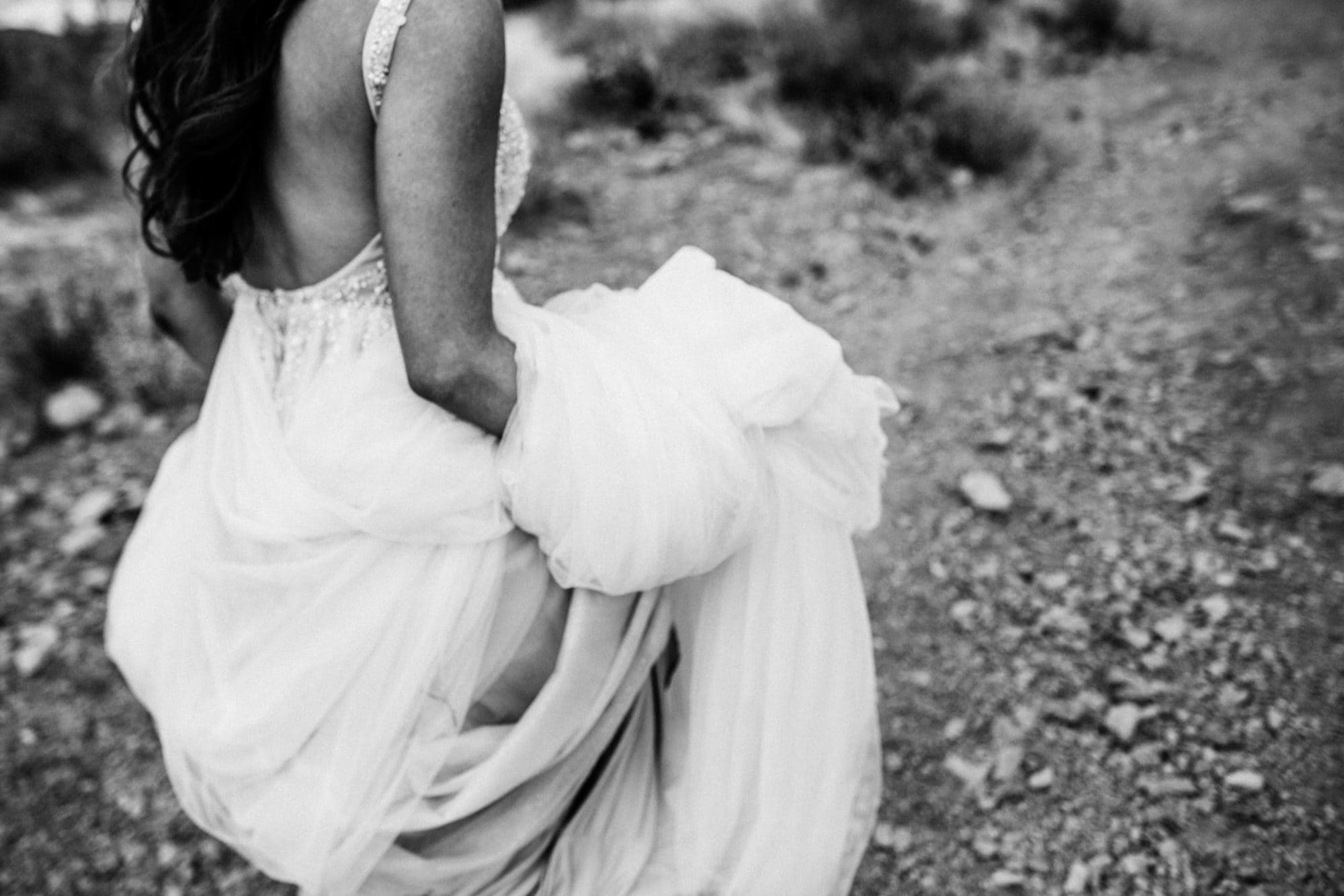 This Lost Dutchman State Park Wedding showcases exactly the desert is the best. A day  full of family, love, and a stunning sunset- it's not to be missed. 