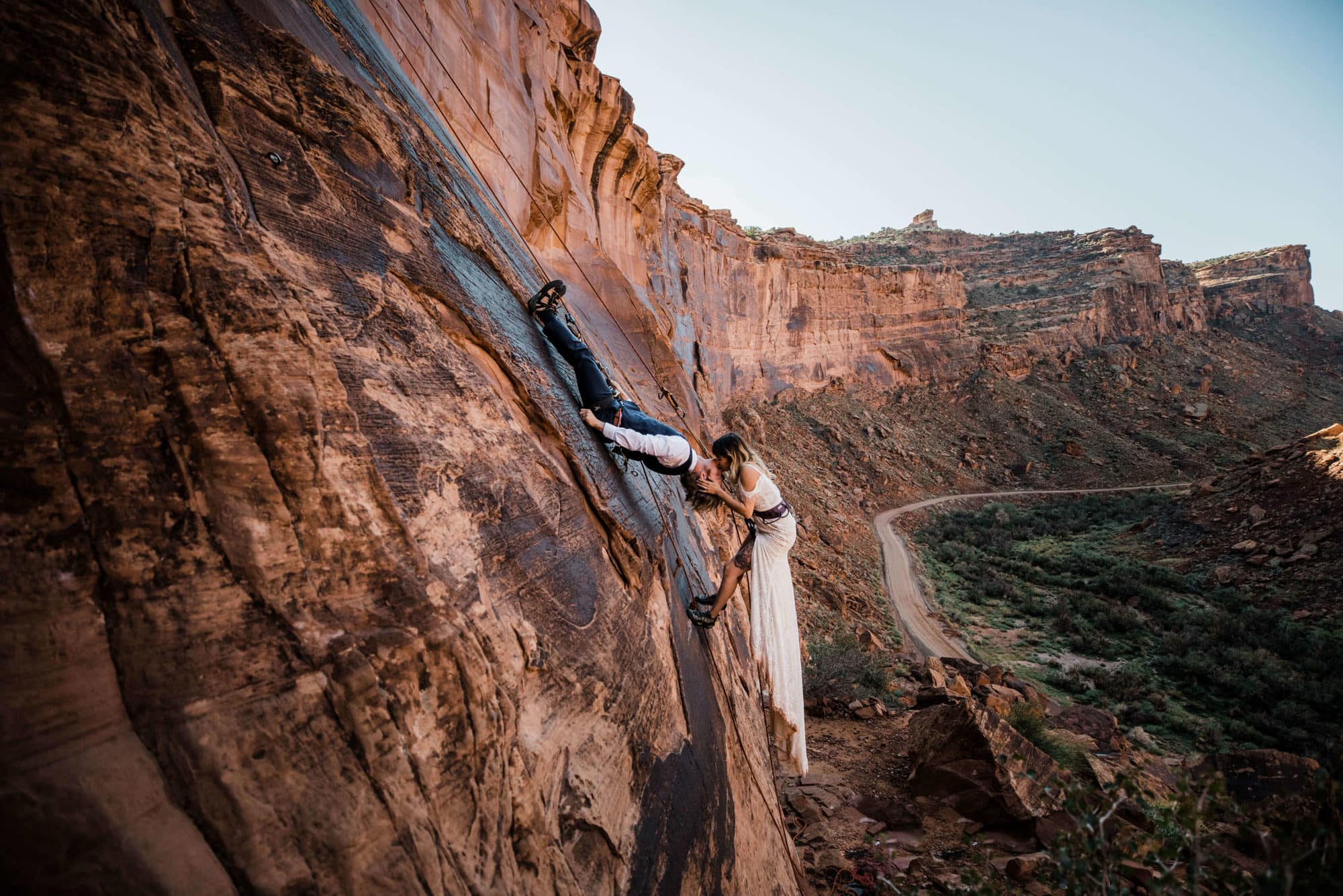 Moab is so the best place for an elopement. Check out this Moab elopement planning guide for all the info you'll need to plan your elopement adventure.