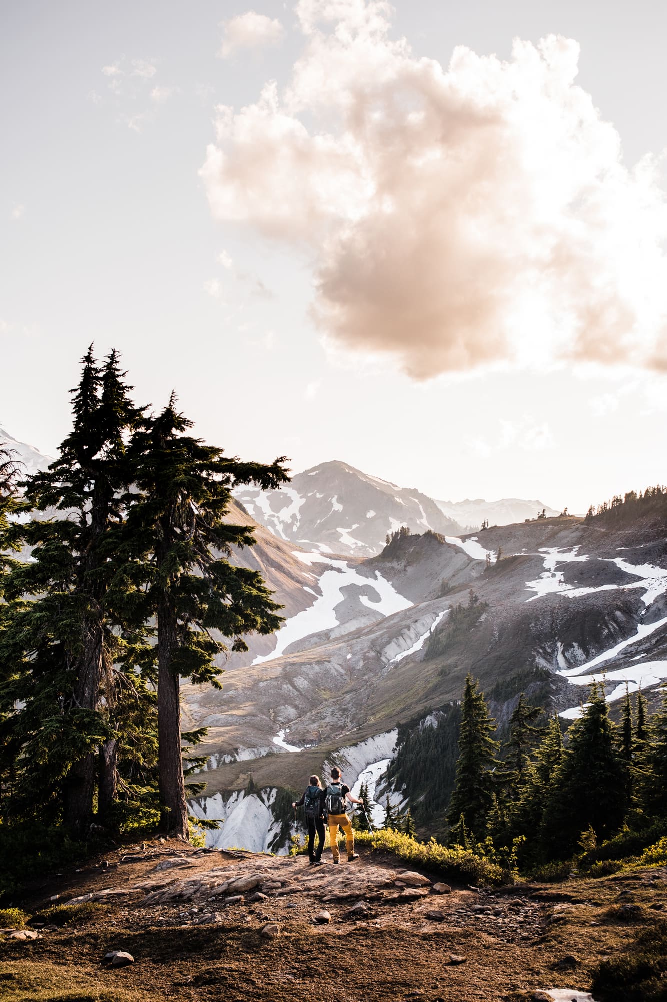 If you want to elope in Washington, this Washington elopement planning guide is for you! We talk best places, seasons, and a planning checklist!
