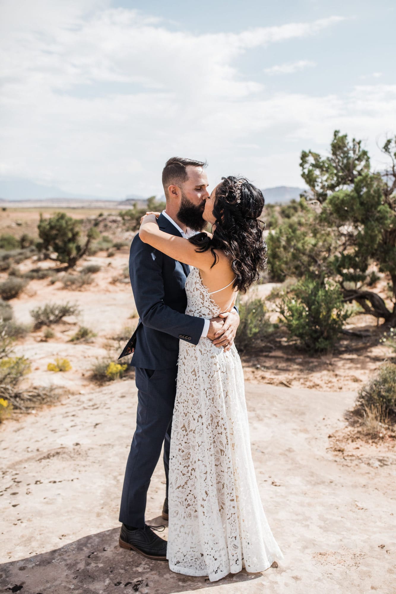Talk about EPIC. This three day hiking elopement is the perfect balance of including family and not giving up adventure. This one isn't to be missed!