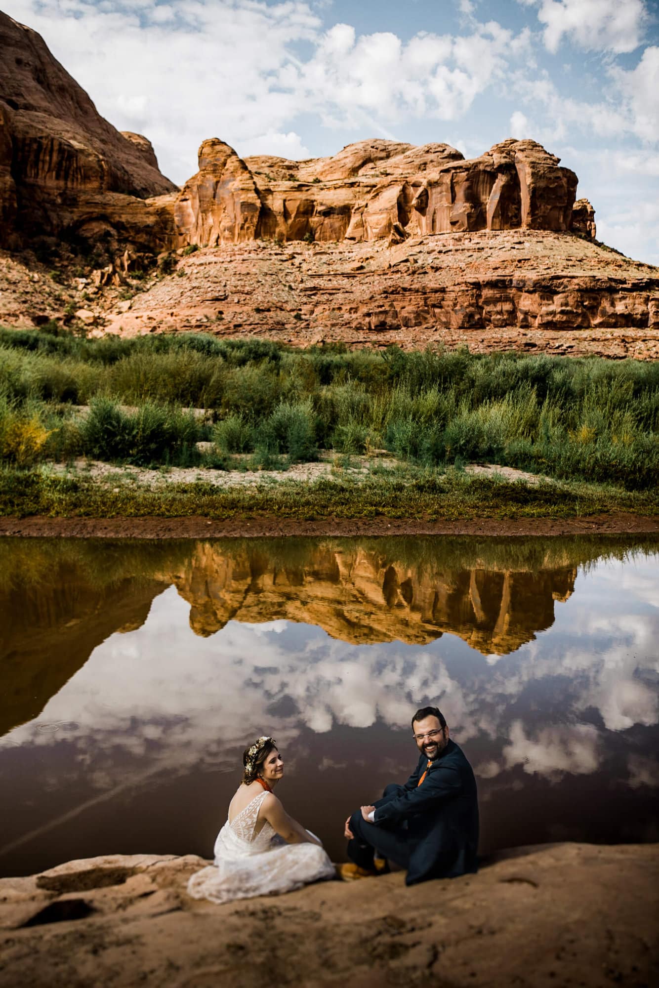 
You have to consider these eight epic places to elope in Utah! If you love adventurous desert vibes check out these popular (and hidden gem!) spots.