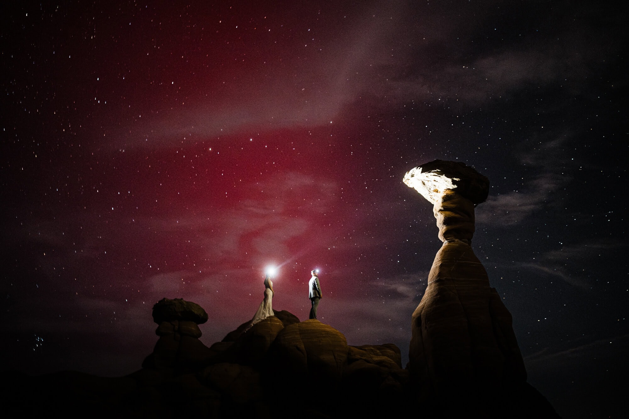 You don't want to miss this Northern Lights Elopement in the Utah desert. Plus, tips on how to plan your own elopement with the Aurora!    