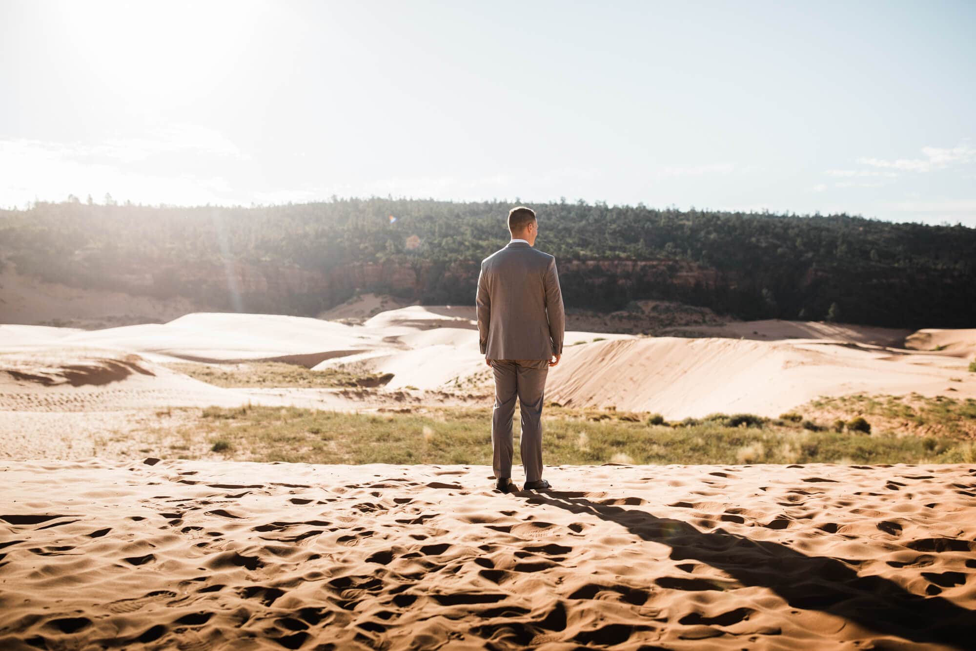 You don't want to miss this Northern Lights Elopement in the Utah desert. Plus, tips on how to plan your own elopement with the Aurora!    