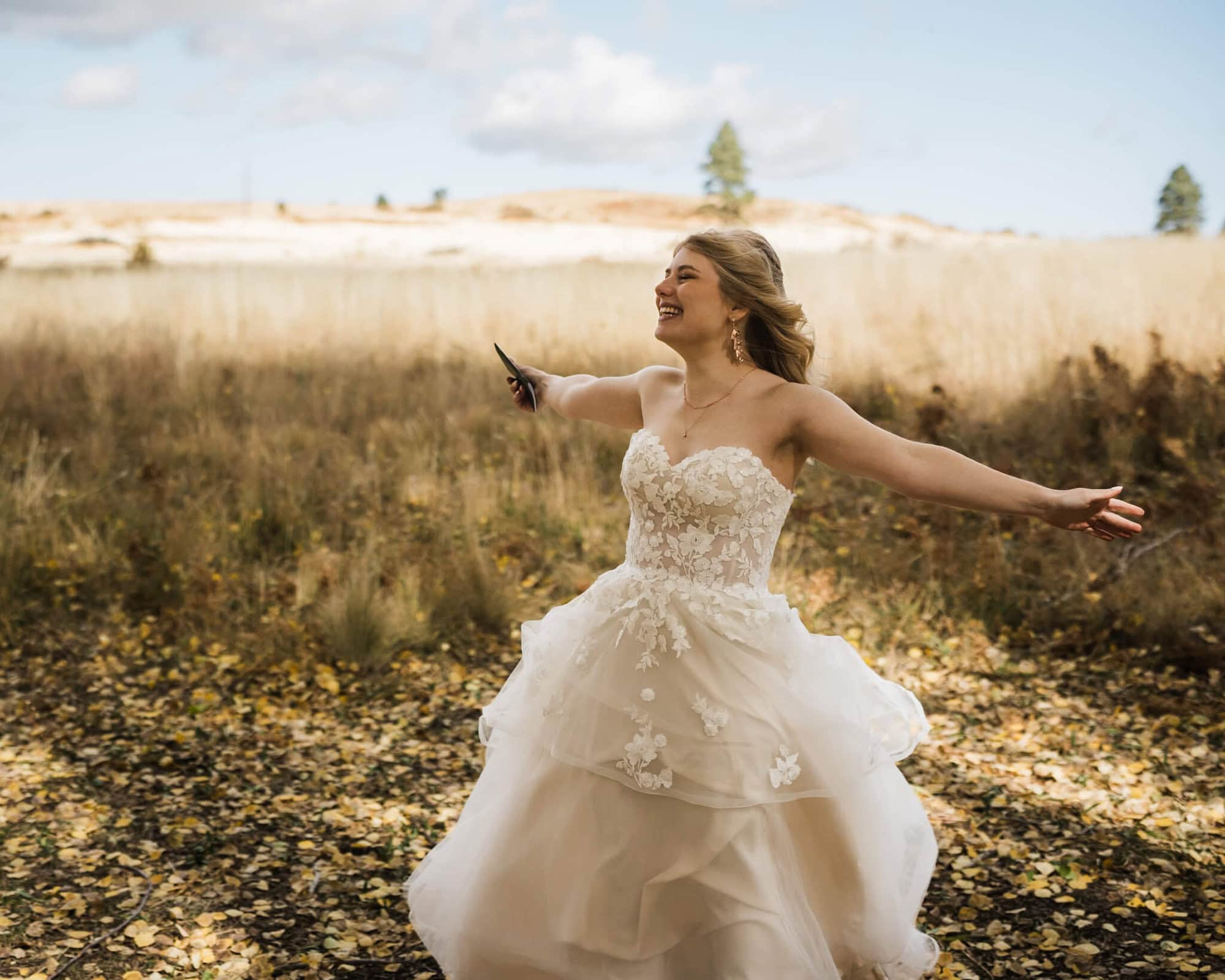 This Flagstaff Micro Wedding is a fall lovers dream. Full of yellow aspens and golden ferns and SO much love, you have to see the beauty here! 
