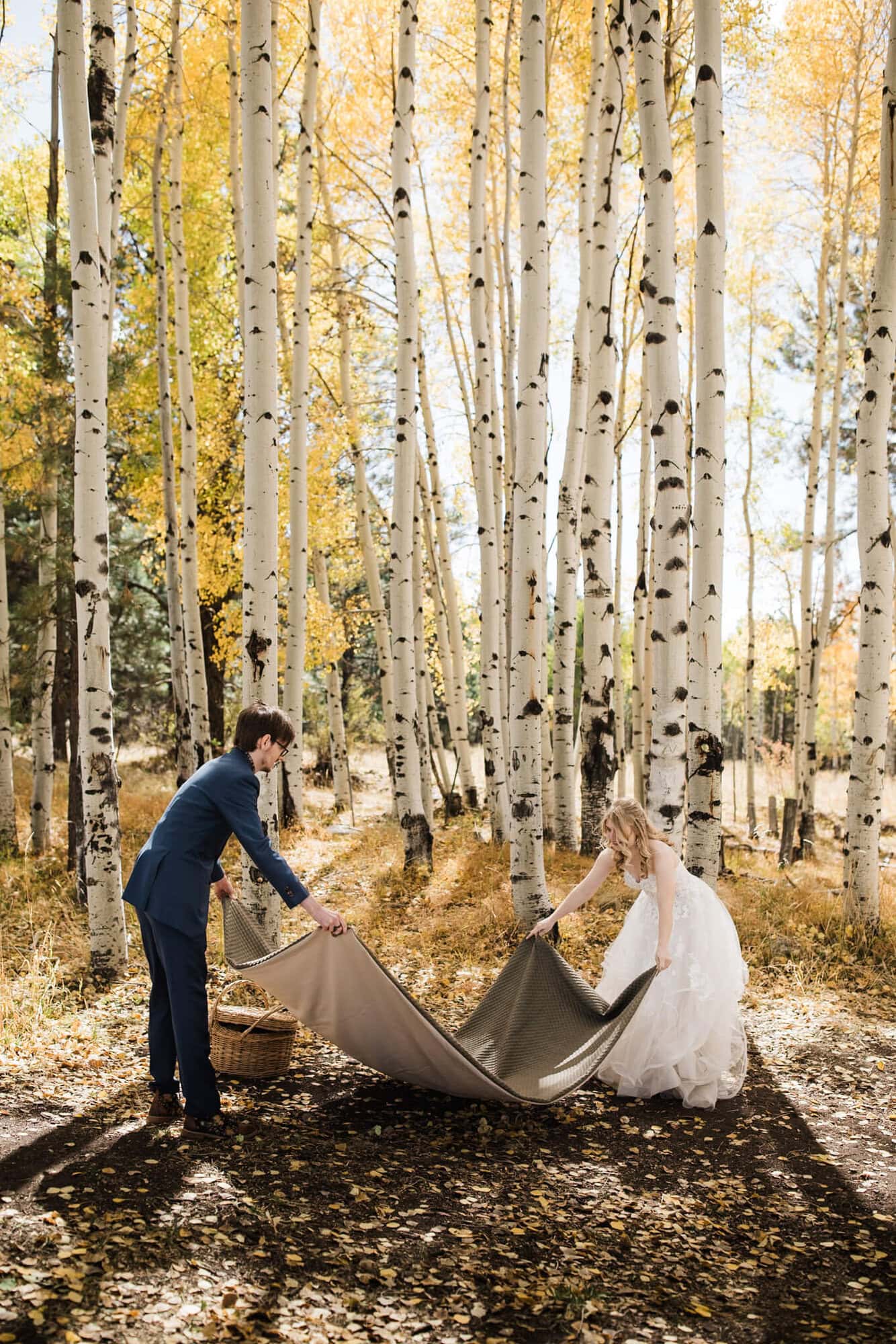 This Flagstaff Micro Wedding is a fall lovers dream. Full of yellow aspens and golden ferns and SO much love, you have to see the beauty here! 
